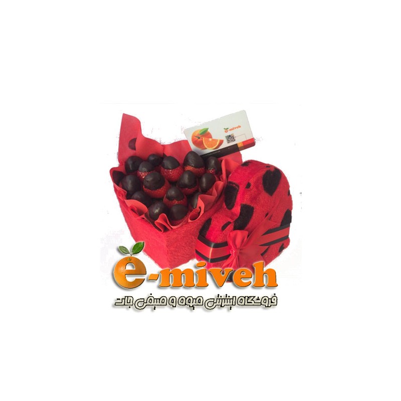 جعبه کادویی طرح قلب  توت فرنگی شکلاتی